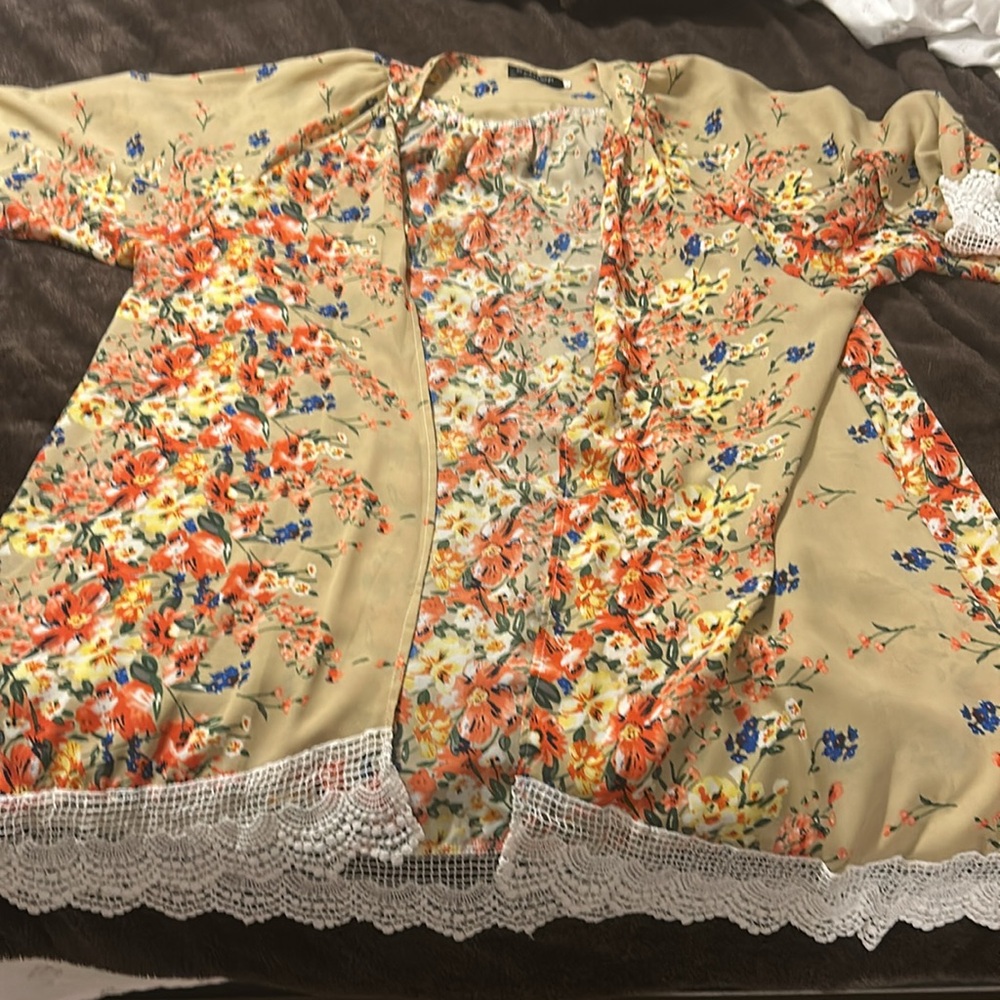 🔴 PRICE IS FIRM 🔴 Super cute cardigan - GENTLY USED! - Picture 4 of 4
